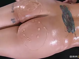 Massive bowels of Eva Notty's tits needs careful mindfulness
